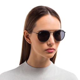 Ray-Ban Pilot Classic Sunglasses in Black – Model Photo 2