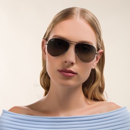 Ray-Ban Unisex Pilot Sunglasses in Gunmetal – Model Photo 2