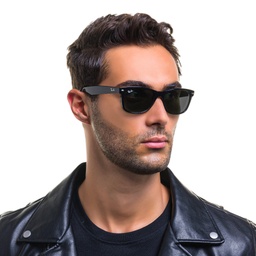 Ray-Ban Unisex Square Sunglasses in Polished Black – Model Photo 7