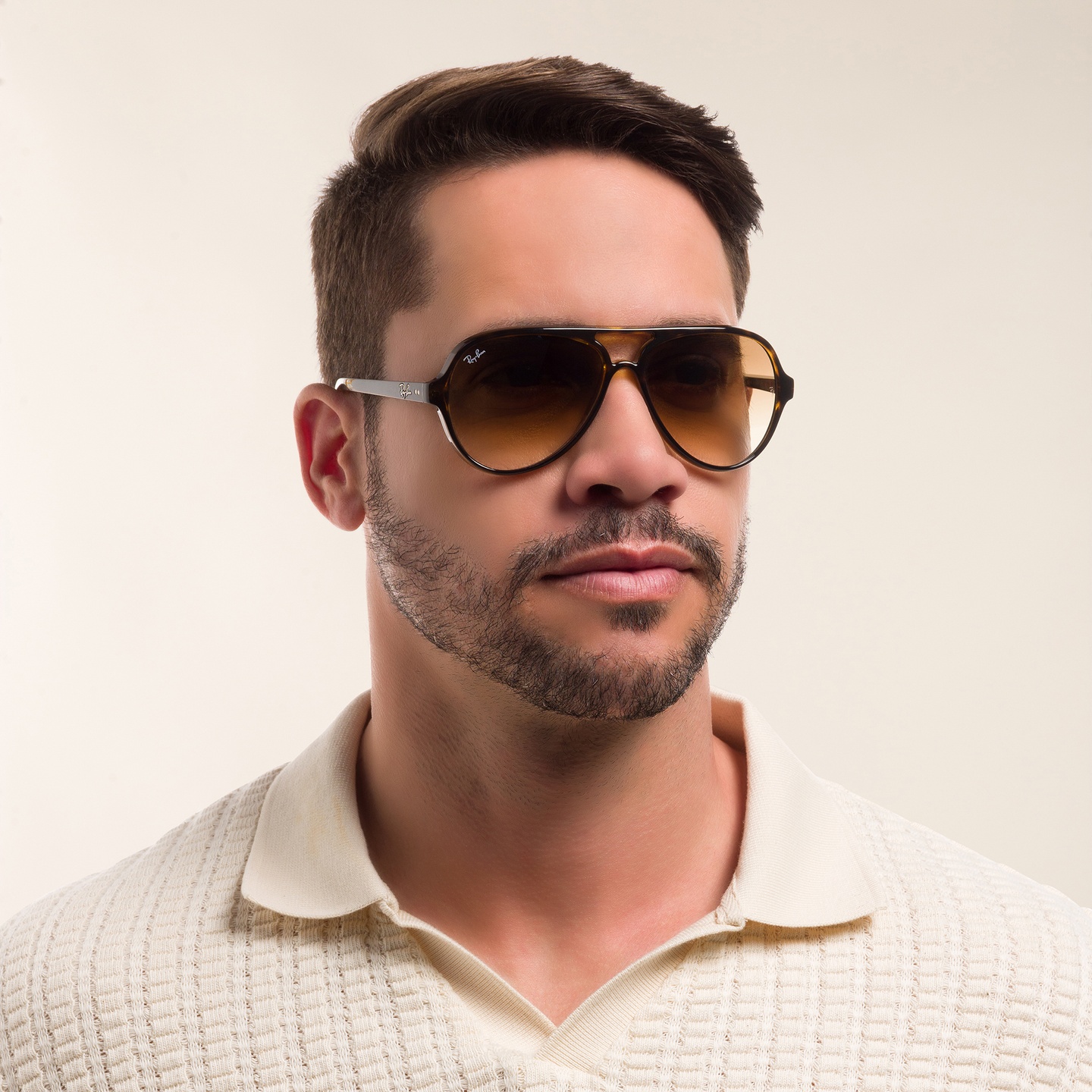Ray-Ban Cats 5000 Pilot Sunglasses in Light Havana – Model Photo 1