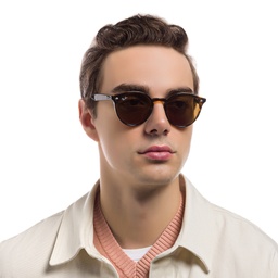 Ray-Ban Unisex Round Sunglasses in Light Havana – Model Photo 6