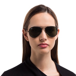 Ray-Ban Round Double Bridge Sunglasses in Black – Model Photo 2