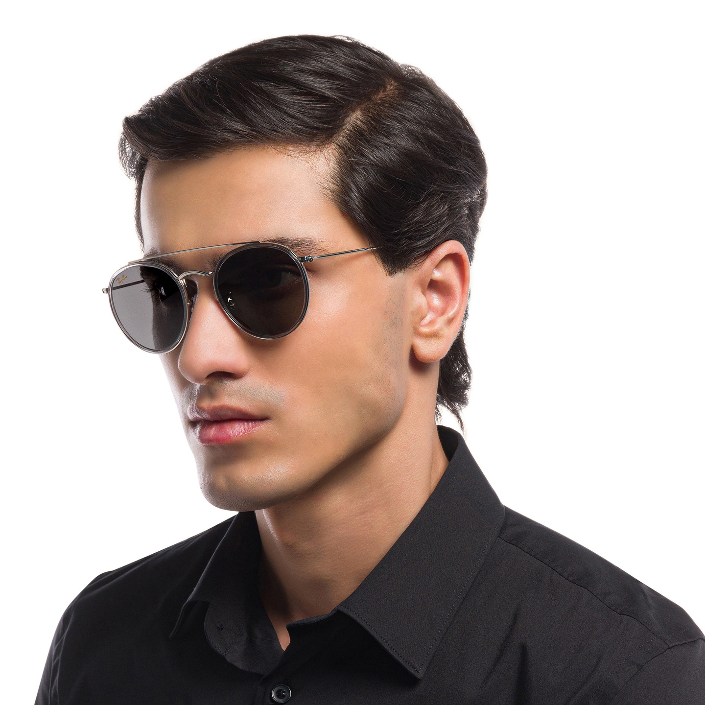 Ray-Ban Unisex Round Sunglasses in Silver – Model Photo 5