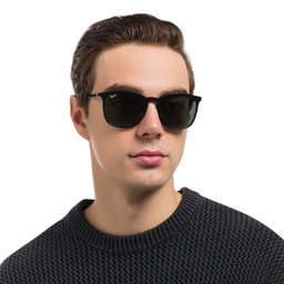 Ray-Ban Unisex Square Sunglasses in Black – Model Photo 7