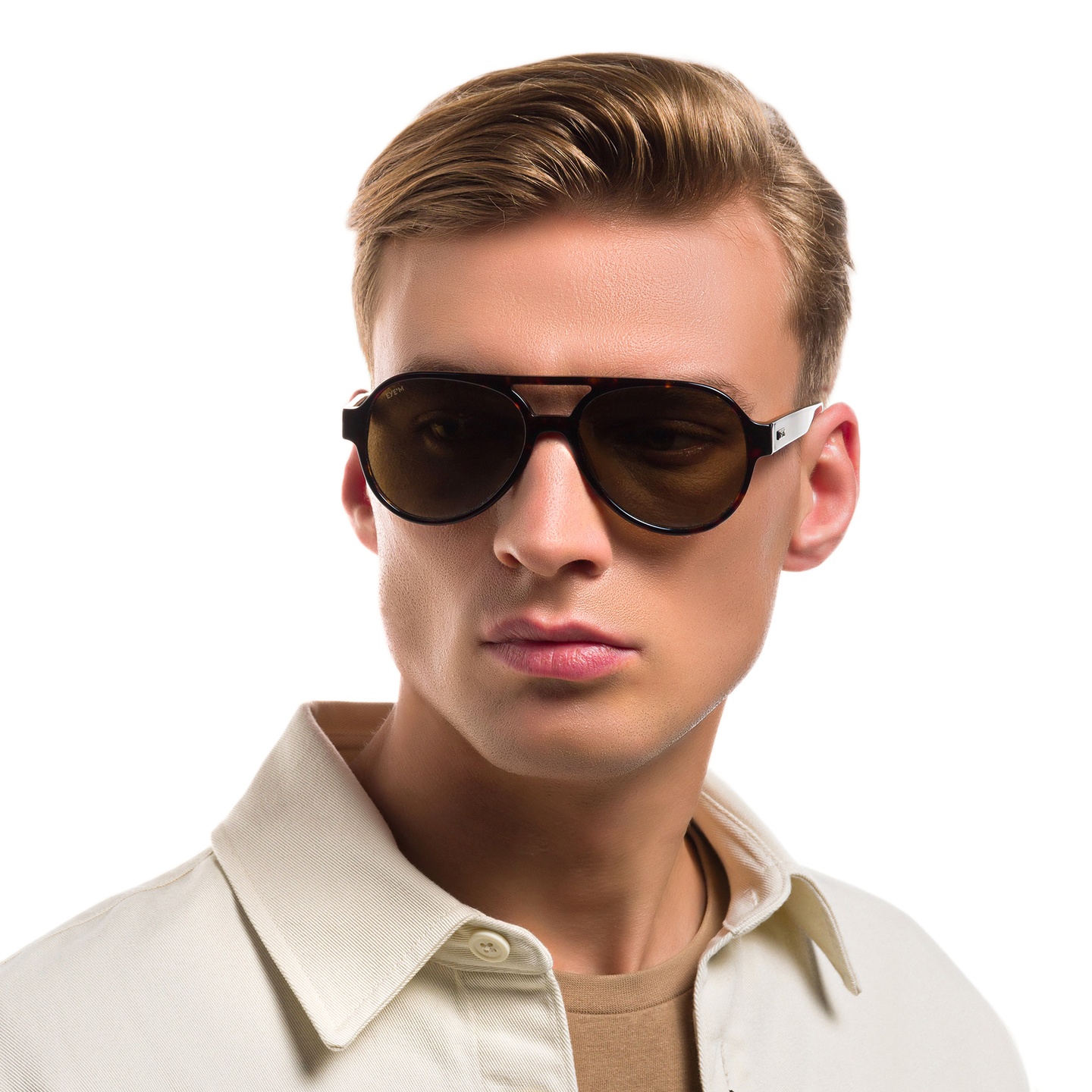 EYE'M Aviator Sunglasses in Havana – Model Photo 4
