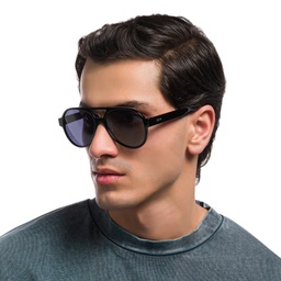 EYE'M Logo Signature Aviator Sunglasses in Black – Model Photo 6