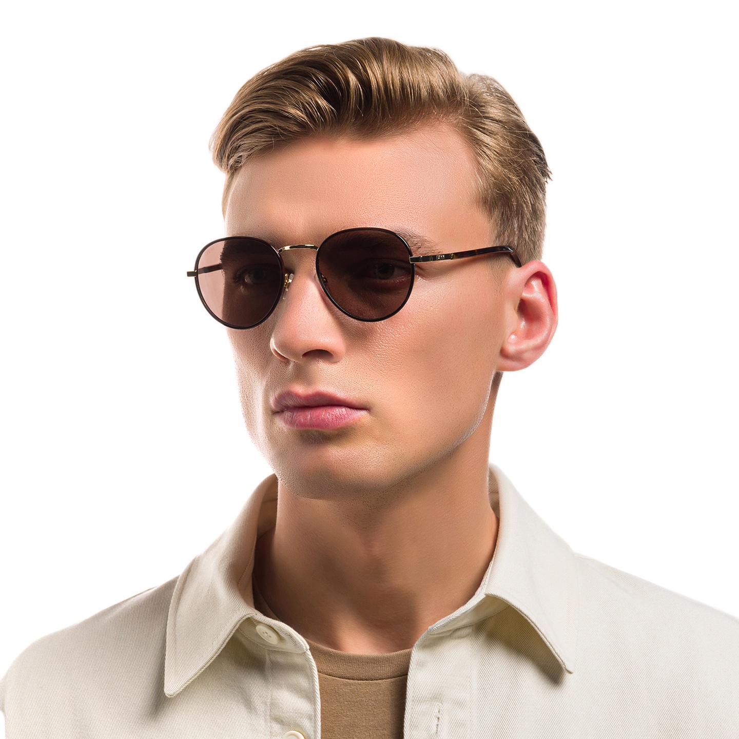 EYE'M Round Sunglasses in Havana – Model Photo 4