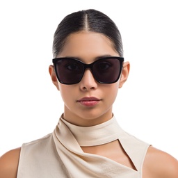 EYE'M Cat Eye Sunglasses in Black – Model Photo 2