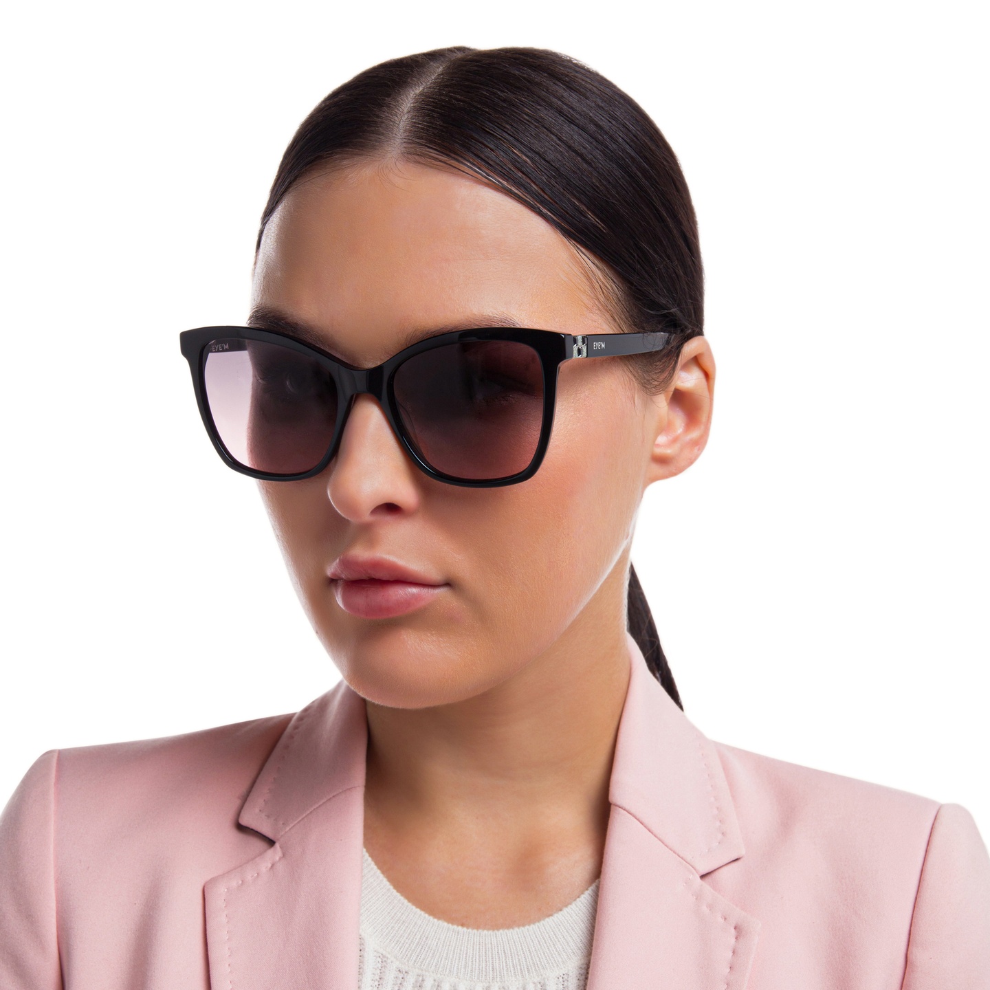 EYE'M Cat Eye Sunglasses in Black – Model Photo 5