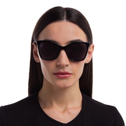 EYE'M Cat Eye Sunglasses in Black – Model Photo 5