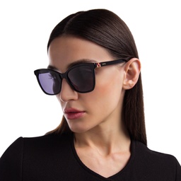 EYE'M Cat Eye Sunglasses in Black – Model Photo 6