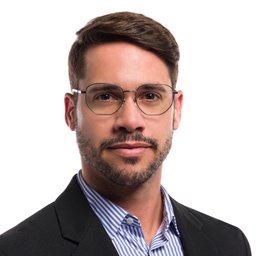 EYE'M Irregular Eyeglasses in Gunmetal – Model Photo 5