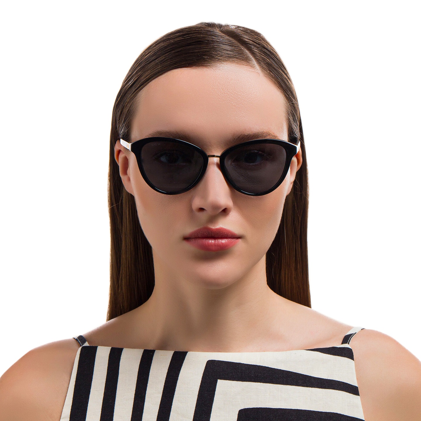 EYE'M Cat Eye Sunglasses in Black – Model Photo 1