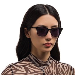EYE'M Square Sunglasses in Black – Model Photo 2