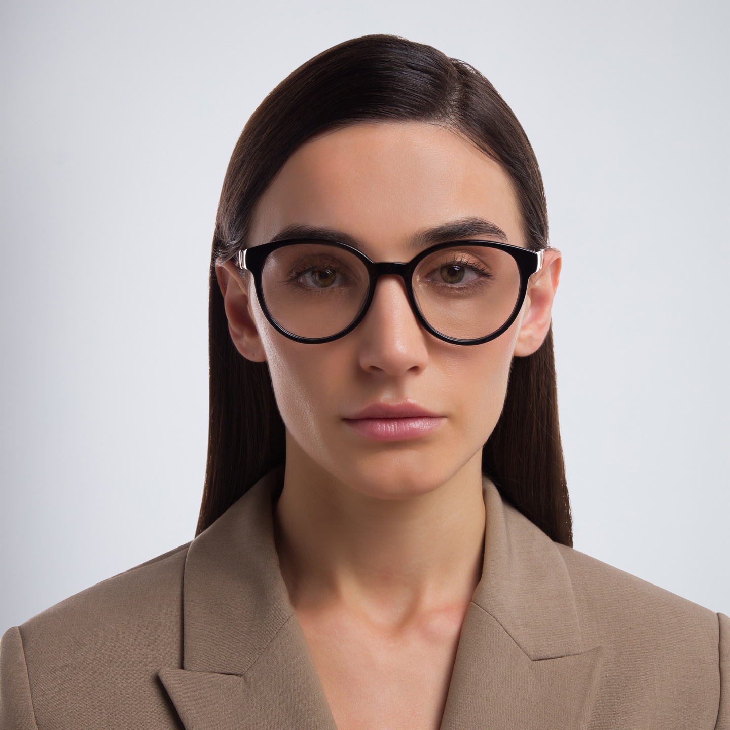 EYE'M Round Eyeglasses in Black – Model Photo 1