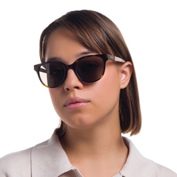 EYE'M Square Sunglasses in Havana – Model Photo 2