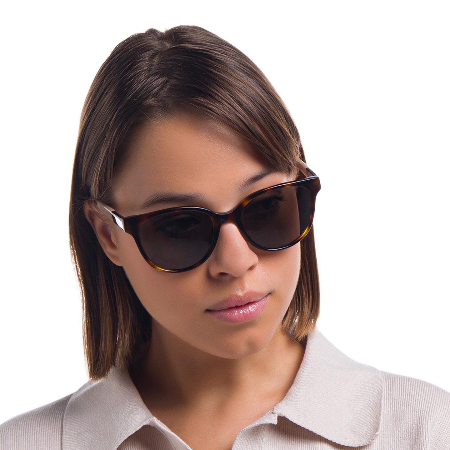 EYE'M Square Sunglasses in Havana – Model Photo 4