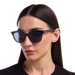 EYE'M Square Sunglasses in Black – Model Photo 6
