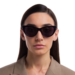 EYE'M Cat Eye Sunglasses in Black – Model Photo 5