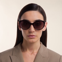 EYE'M Cat Eye Sunglasses in Havana – Model Photo 2