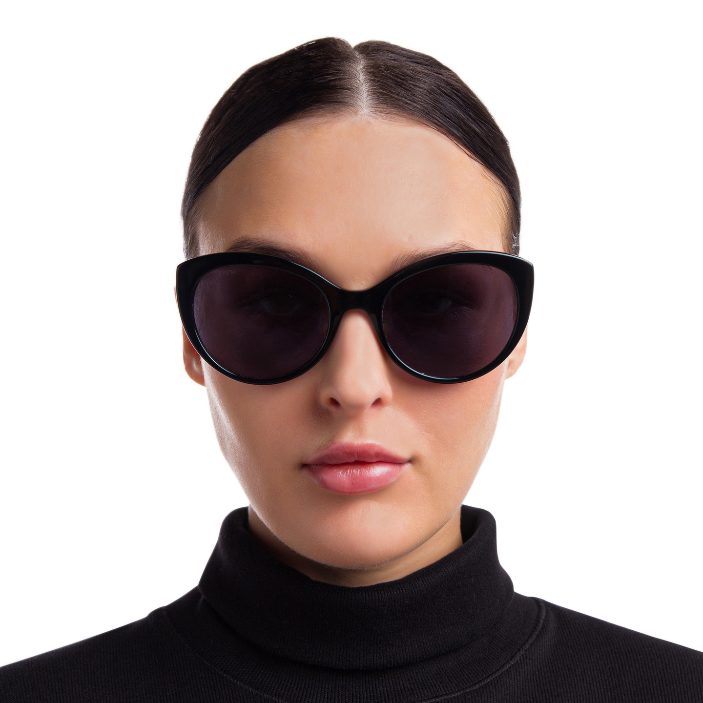 EYE'M Cat Eye Sunglasses in Black – Model Photo 4