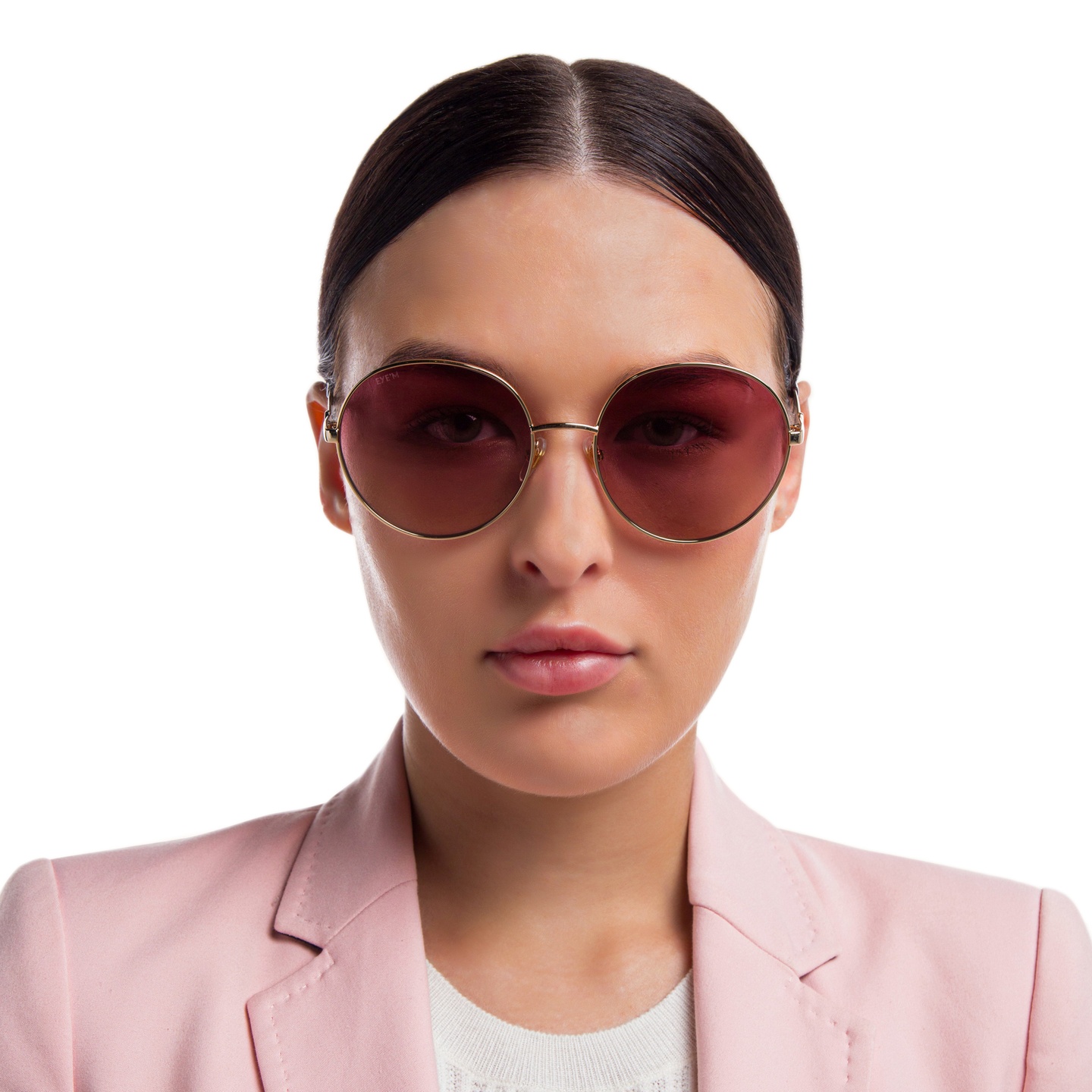 EYE'M Round Sunglasses in Gold – Model Photo 4