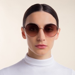 EYE'M Round Sunglasses in Gold – Model Photo 2