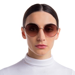 EYE'M Round Sunglasses in Gold – Model Photo 5