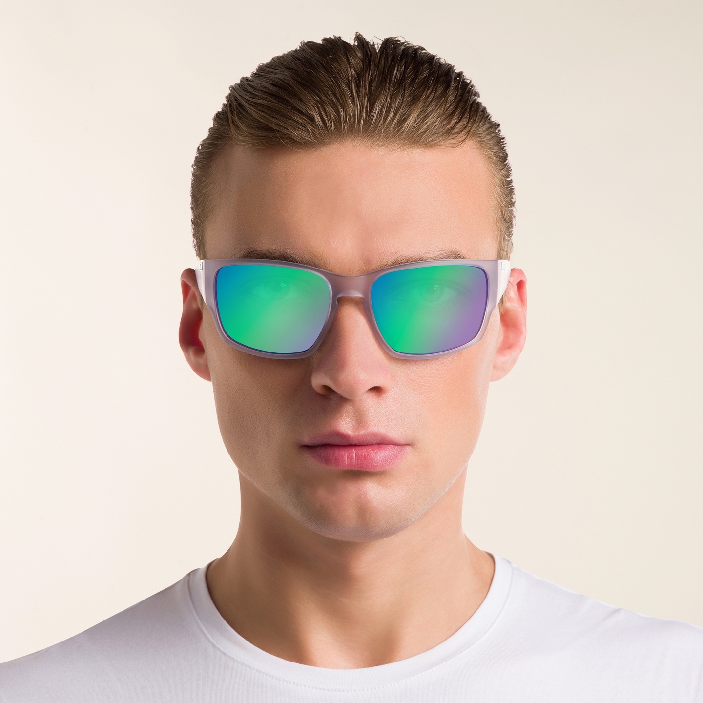 EYE'M Rectangle Sunglasses in Clear – Model Photo 1