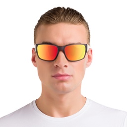 EYE'M Rectangle Sunglasses in Grey – Model Photo 5