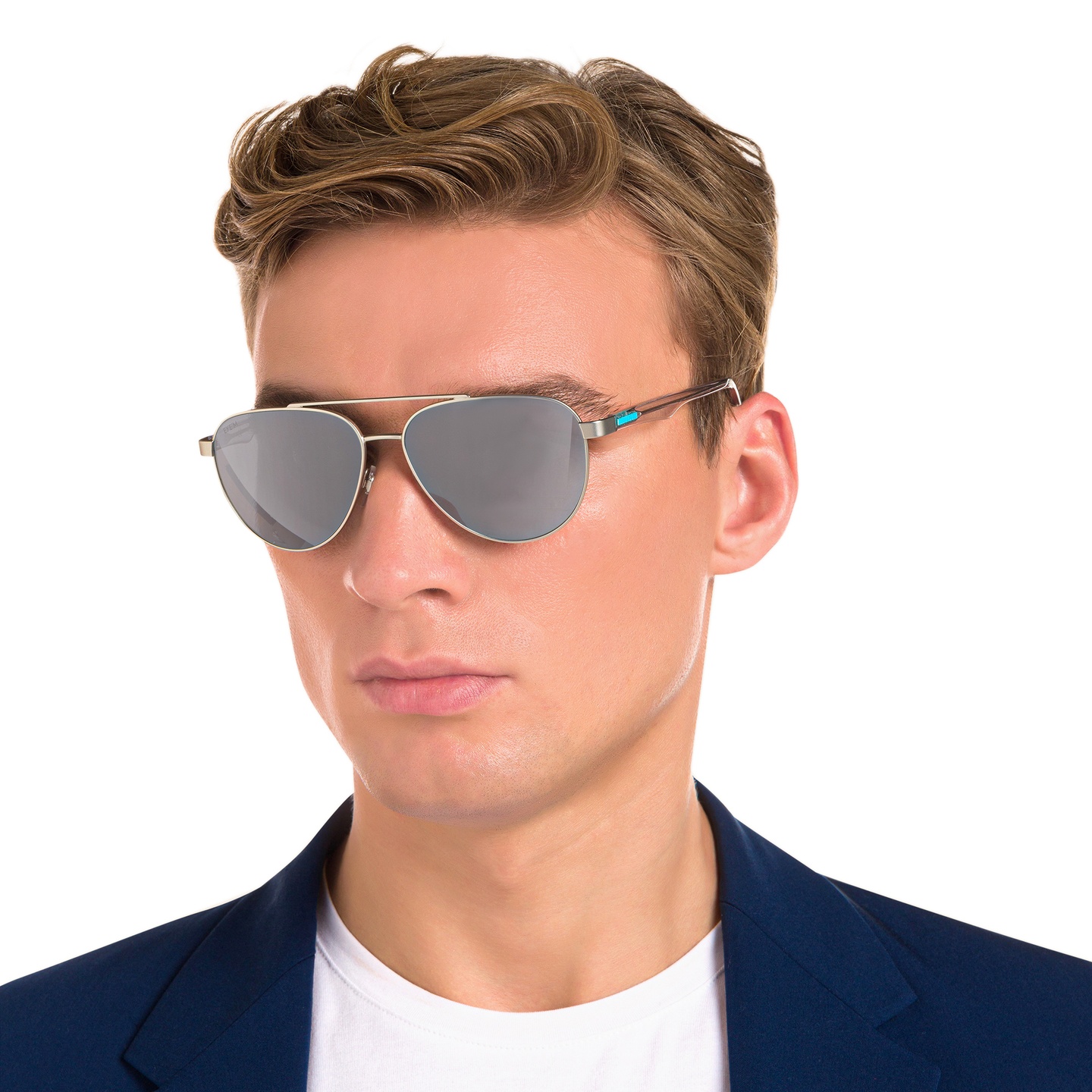 EYE'M Aviator Sunglasses in Grey – Model Photo 5