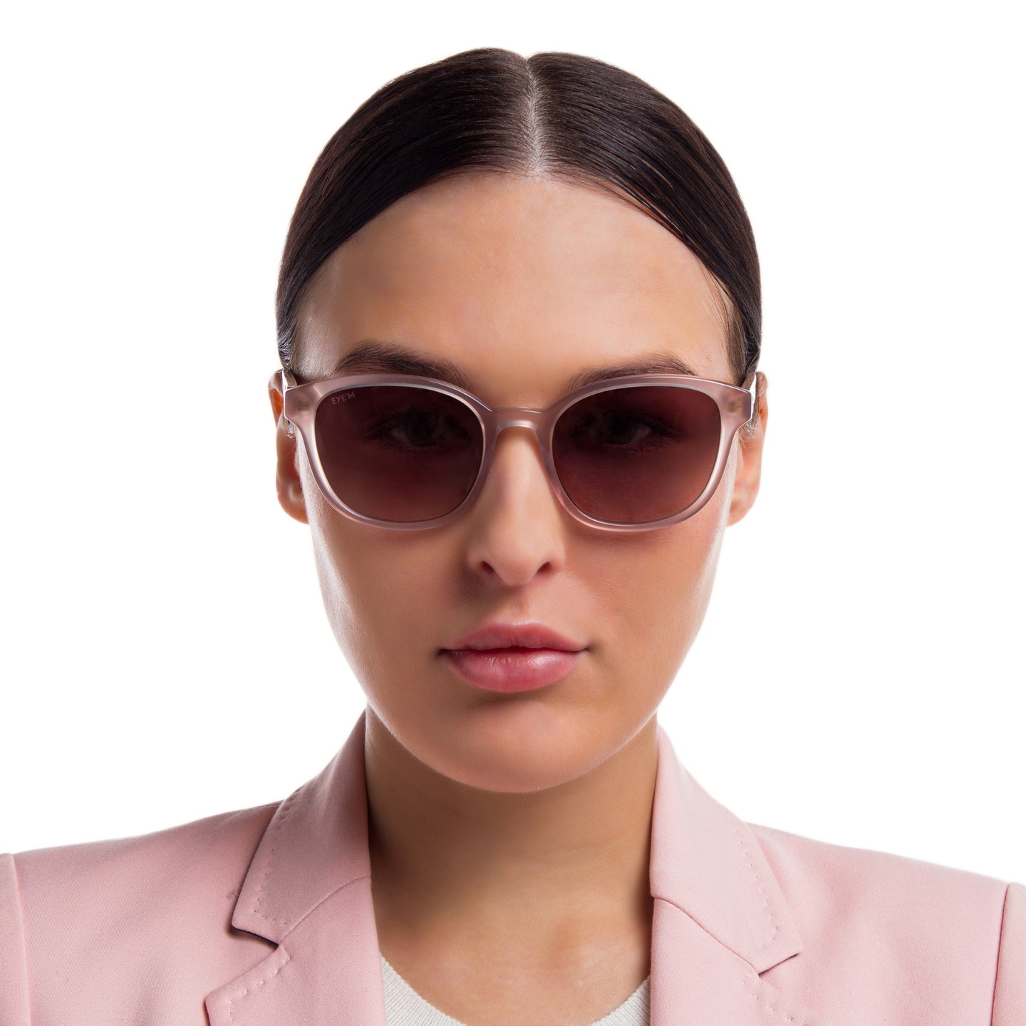 EYE'M Round Sunglasses in Pink – Model Photo 4