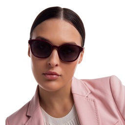 EYE'M Round Sunglasses in Red – Model Photo 5