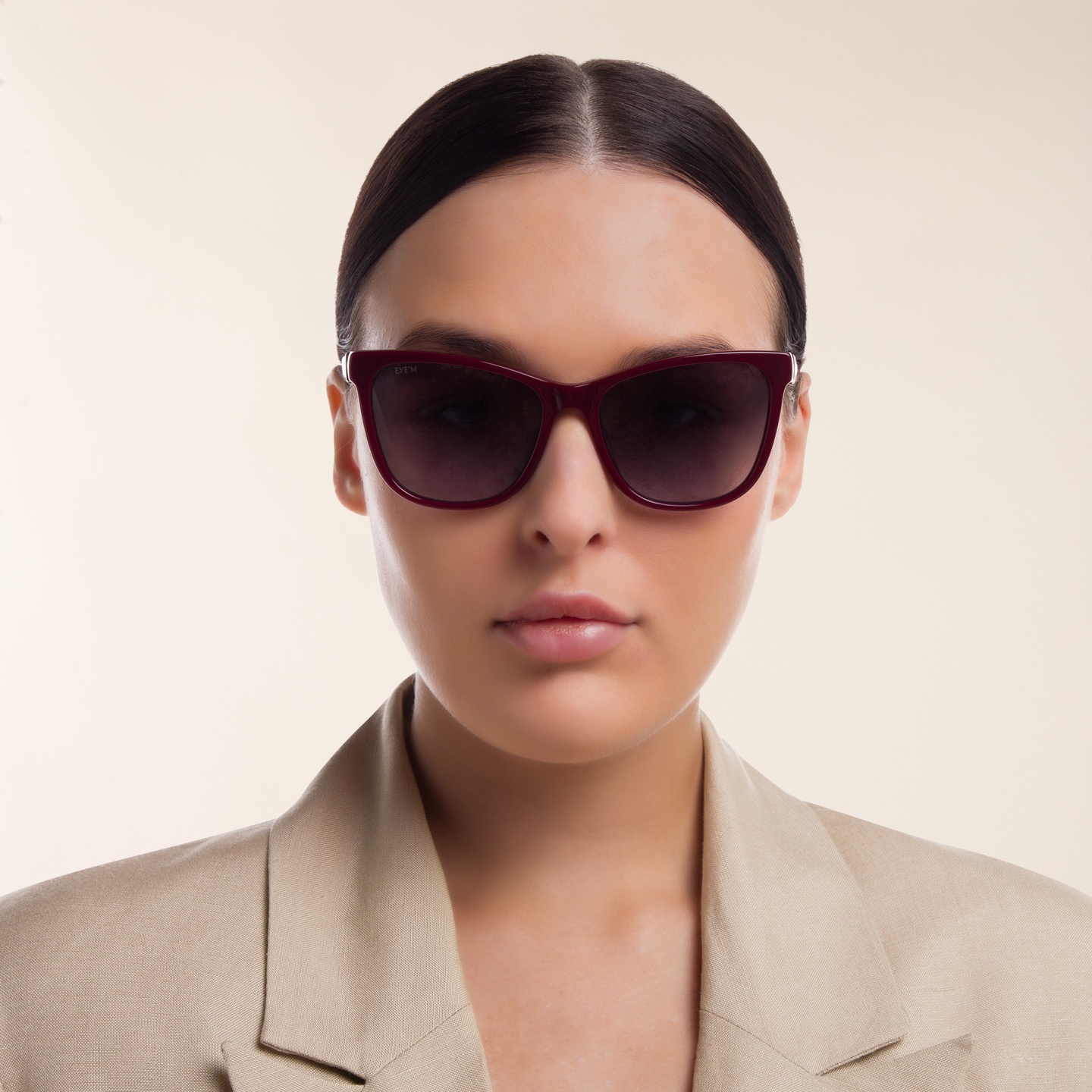 Shop EYE'M Square Sunglasses in Red online.