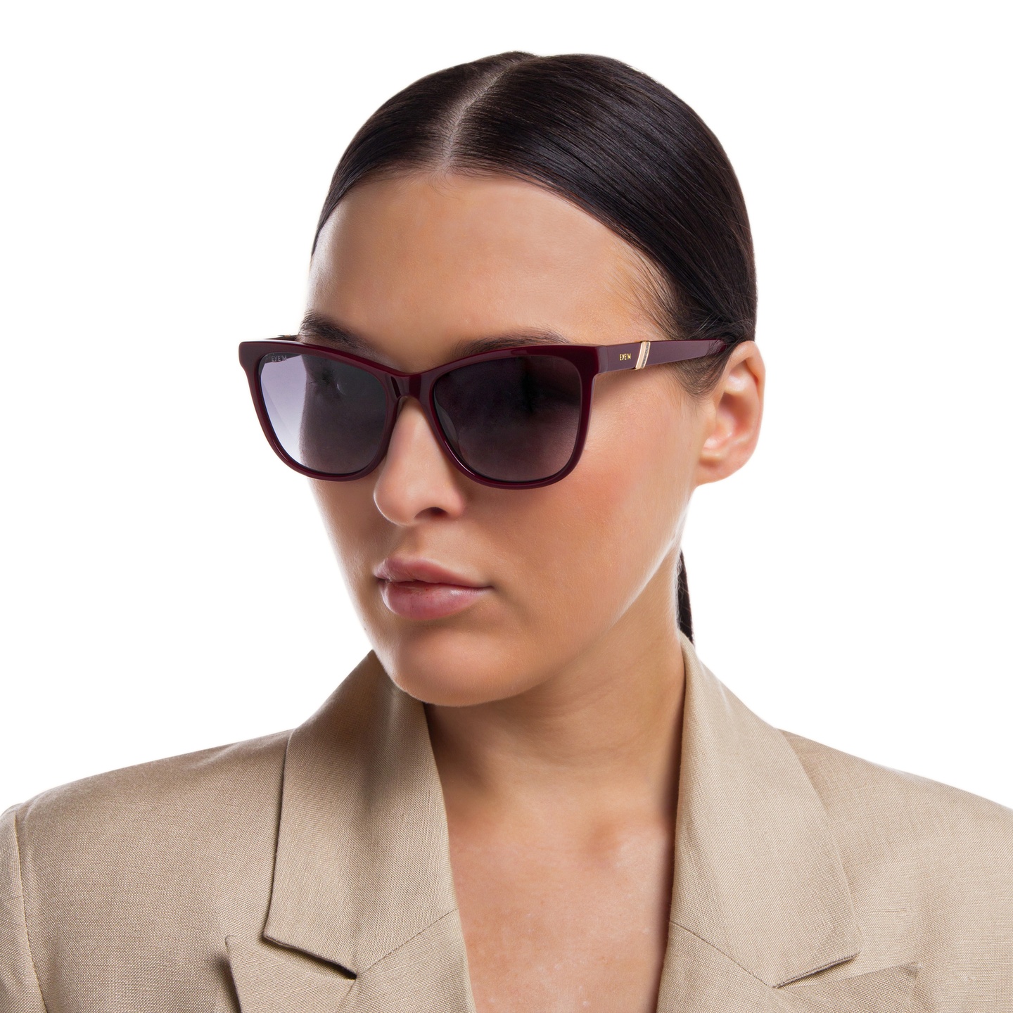 Shop EYE'M Square Sunglasses in Red online.