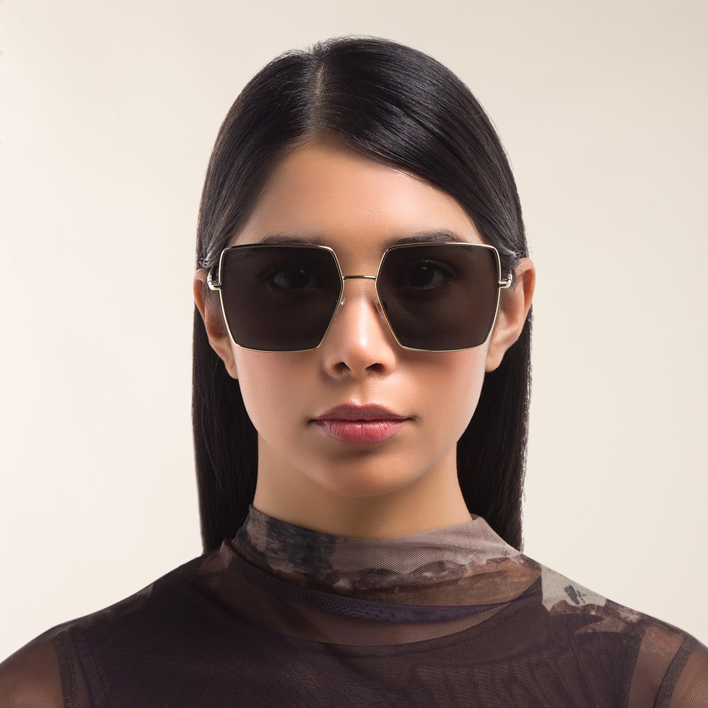 BURBERRY Oversized Square Sunglasses in Light Gold – Model Photo 1