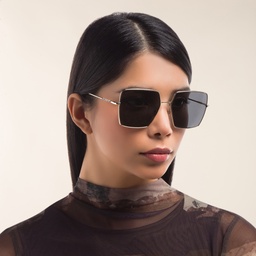 BURBERRY Oversized Square Sunglasses in Light Gold – Model Photo 5