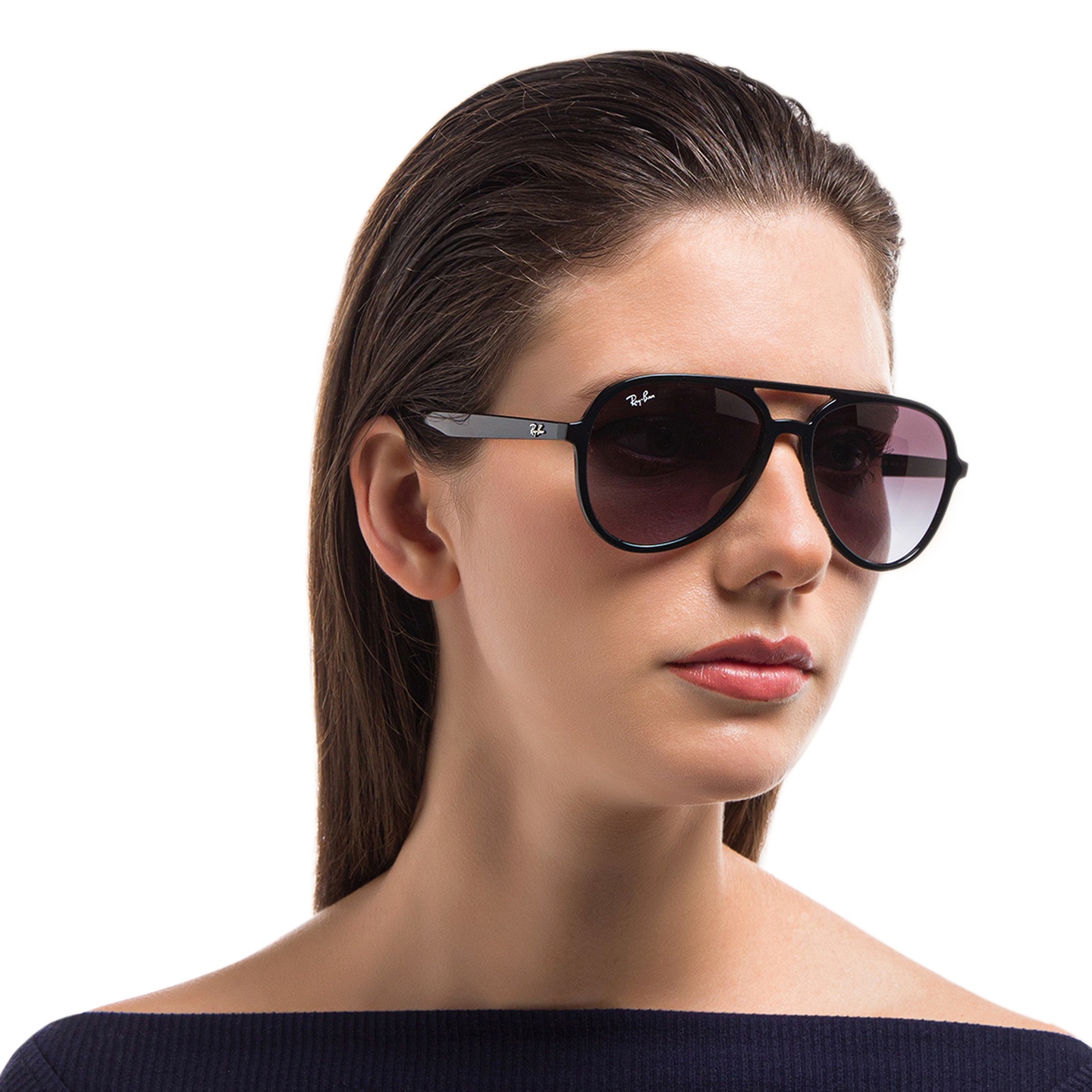 Ray-Ban Unisex Pilot Sunglasses in Black – Model Photo 5