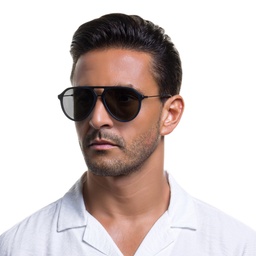 EYE'M Aviator Sunglasses in Black – Model Photo 6