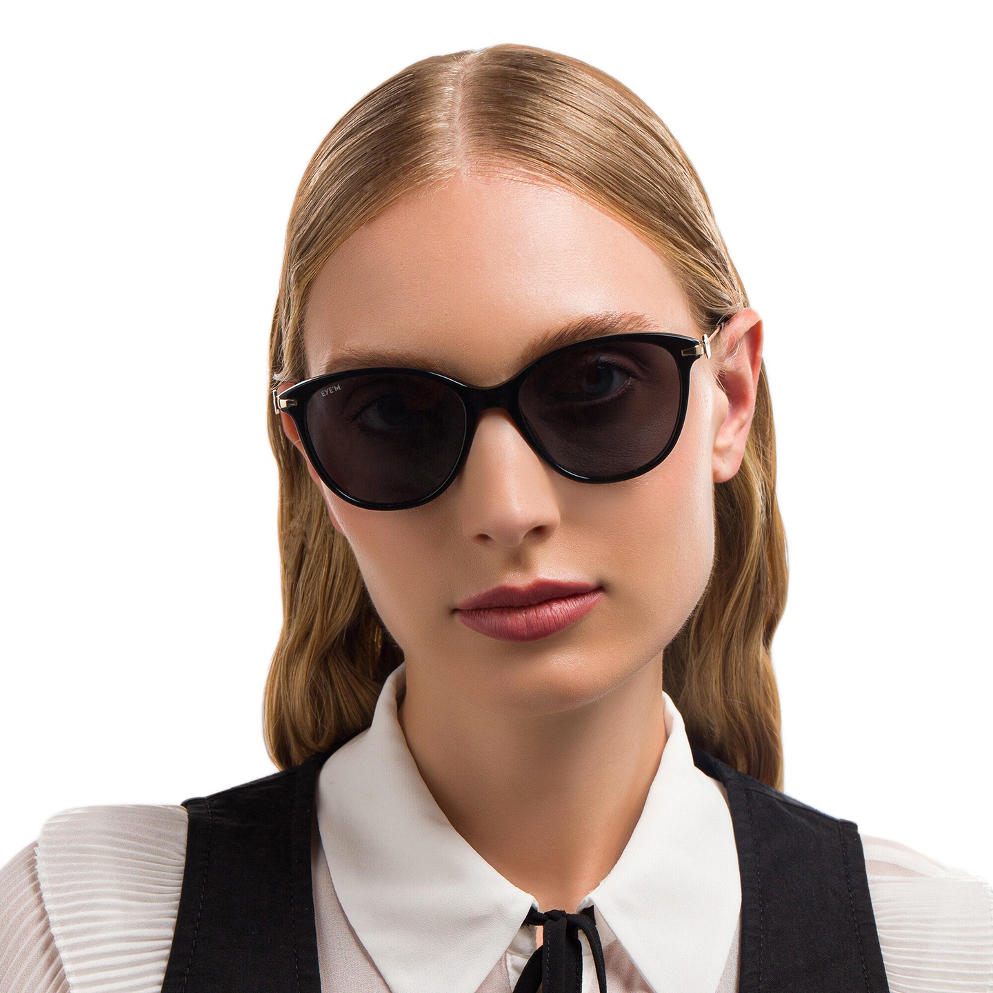 EYE'M Cat-Eye Sunglasses in Black – Model Photo 1
