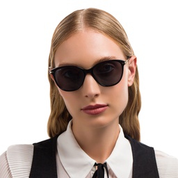EYE'M Cat-Eye Sunglasses in Black – Model Photo 2