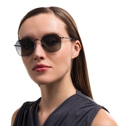 Ray-Ban Jim Unisex Irregular Sunglasses in Black – Model Photo 5