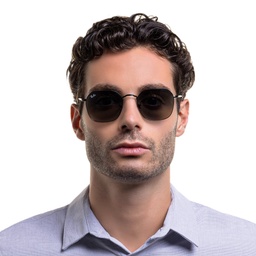 Ray-Ban Jim Unisex Irregular Sunglasses in Black – Model Photo 6