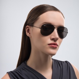 Ray-Ban Unisex Pilot Sunglasses in Metal in Black – Model Photo 2