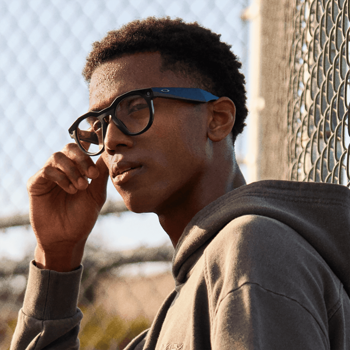 نظارات طبية ميتا HSTN ليميتد إيدشن بإطار دائري للجنسين مع عدسات الضوء الأزرق البنفسجي من اوكلي بلون أسود - صورة النموذج 1