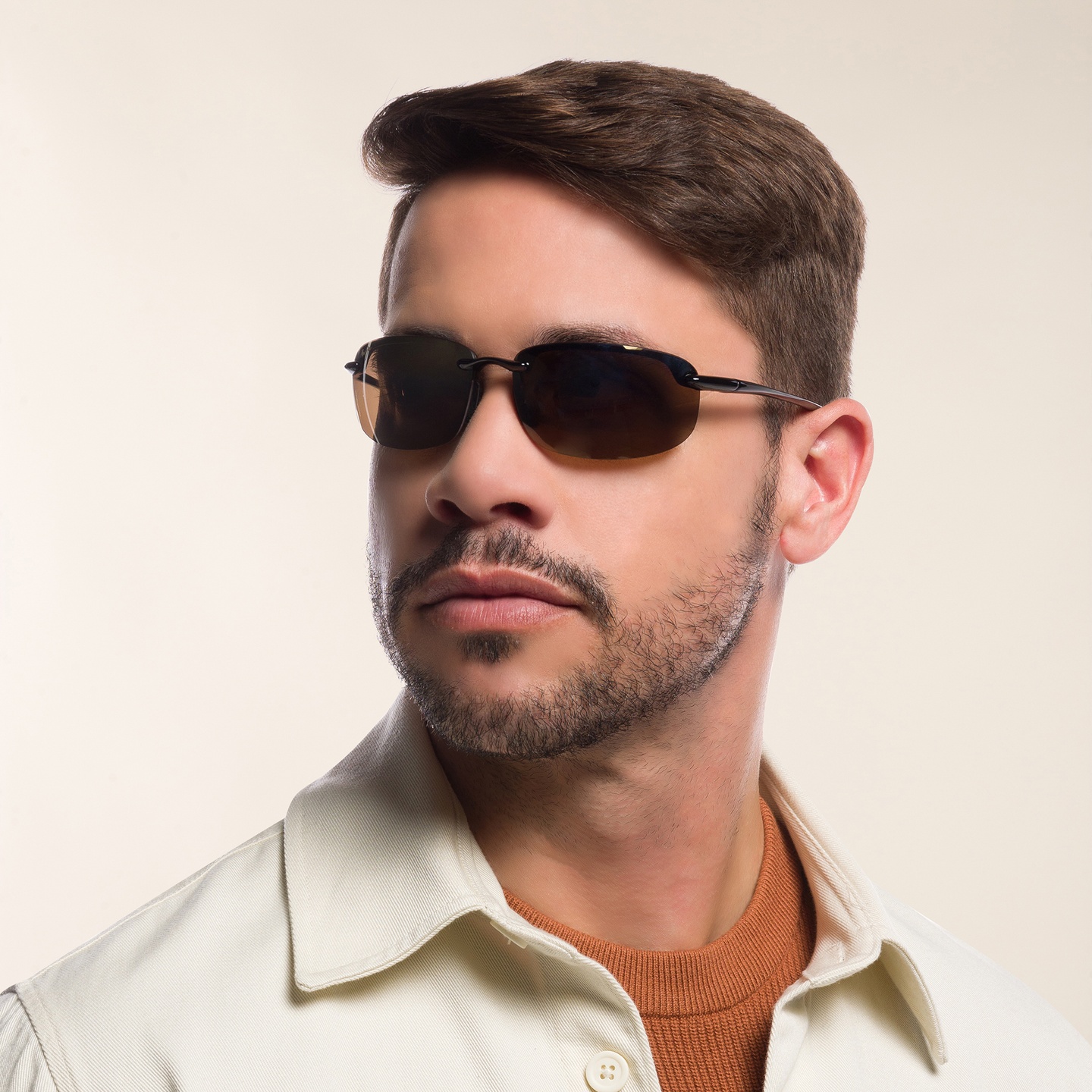 Maui Jim Ho'Okipa Unisex Rimless Wide Rectangle Sunglasses in Black – Model Photo 5