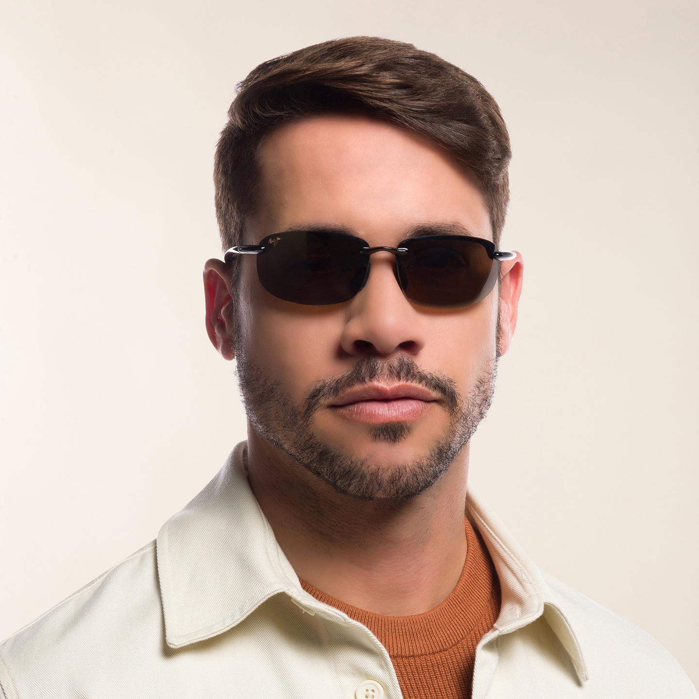 Maui Jim Ho'Okipa Unisex Rimless Wide Rectangle Sunglasses in Black – Model Photo 6